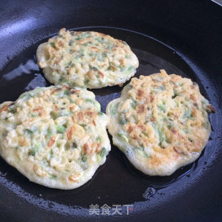 槐花煎饼的做法步骤：9