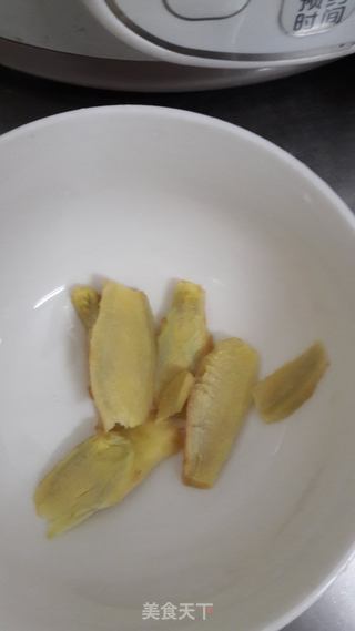 皮蛋排骨粥的做法步骤:2
