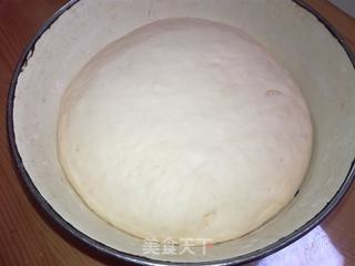 花样面食一一香肠碎花卷的做法步骤:2