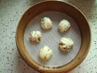 花样面食一一香肠碎花卷的做法步骤:12