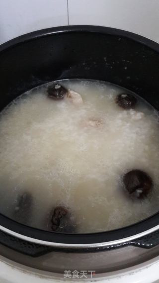 皮蛋排骨粥的做法步骤:6