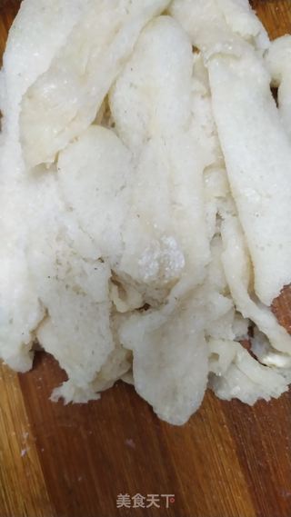 竹荪龙骨汤的做法步骤:2