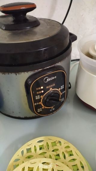 竹荪龙骨汤的做法步骤:6
