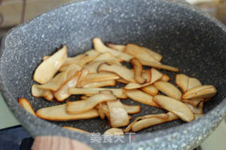 菌菇汤面的做法步骤:7