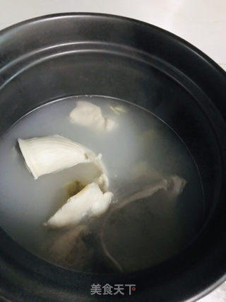 胡萝卜丝炒猪肚的做法步骤:2