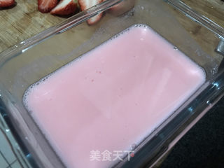 超简单的草莓牛奶布丁的做法步骤:5