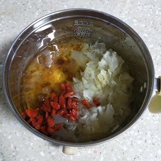 牛奶桃胶芒果饮的做法步骤:3