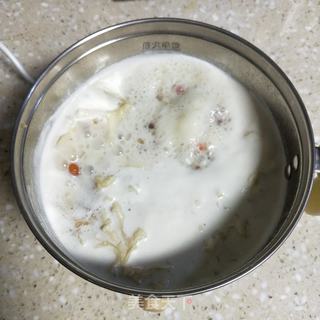 牛奶桃胶芒果饮的做法步骤:5