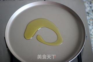 爱心火腿肠煎面的做法步骤:6