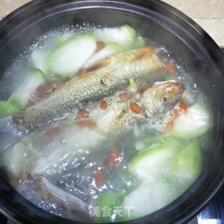 鲜河鱼炖丝瓜汤的做法步骤:9