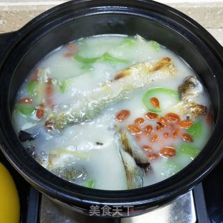 鲜河鱼炖丝瓜汤的做法步骤:10