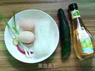 黄瓜鸡蛋拌粉丝的做法步骤：1
