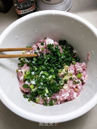 东北酸菜水饺的做法步骤:2