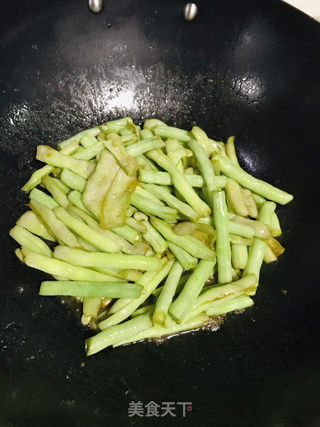 焖烧白豆角的做法步骤:5