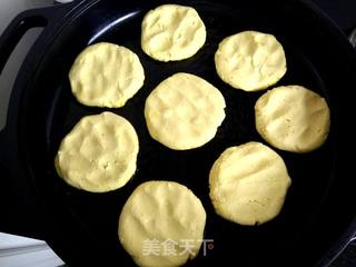 金黄玉米饼的做法步骤:4