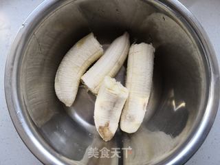 红糖香蕉糯米饼的做法步骤：2