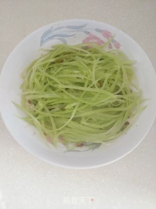 “凉菜”爽口开胃凉菜：金针菇胡萝卜拌青笋的做法步骤：3