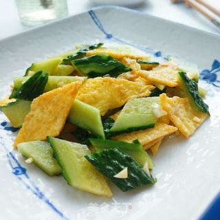 黄瓜蚝油拌蛋皮的做法步骤:17