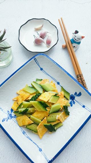 黄瓜蚝油拌蛋皮的做法步骤:18