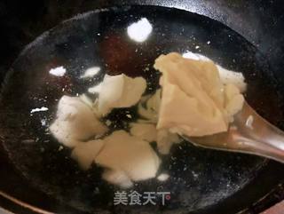 秋葵香肠豆腐羹的做法步骤:2