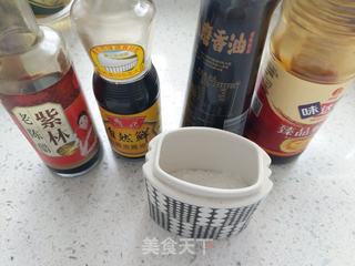 黄瓜蚝油拌蛋皮的做法步骤:2