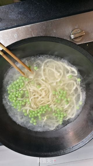 卤煮豆腐干配手擀面的做法步骤:11