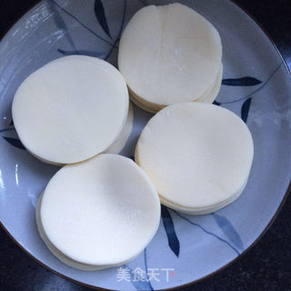 槐花鸡蛋饺子的做法步骤:2
