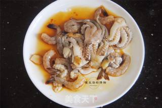 牛肉酱海鲜拌面的做法步骤:3