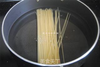 牛肉酱海鲜拌面的做法步骤:6