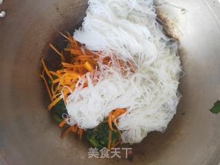 春季时令菜的新吃法----简单又好吃的菠菜凉拌粉丝的做法步骤:5