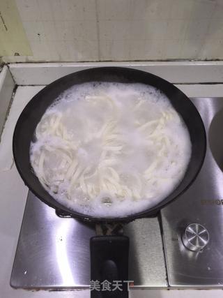 简配版葱油拌面的做法步骤：1