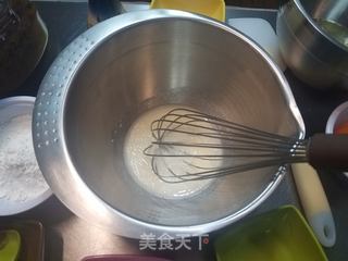 拉花纸杯蛋糕的做法步骤:2