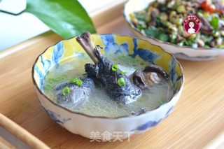 乌鸡三吃——乌鸡汤、乌鸡肉馄饨、炒乌鸡杂的做法步骤:6