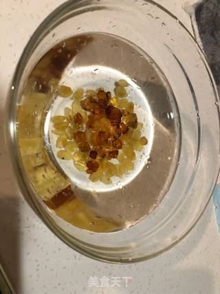 桃胶皂角米羹的做法步骤:2