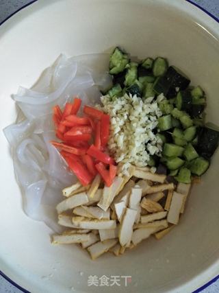 绿豆粉皮拌黄瓜的做法步骤:6
