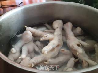 泰式无骨酸辣凤爪的做法步骤：3