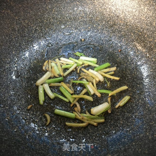 葱姜炒花蛤的做法步骤:5
