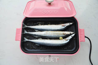 香煎秋刀鱼的做法步骤:4