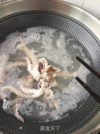 葱香豉油鱿鱼腿的做法步骤:3