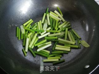 蒜苔炒肉的做法步骤：4