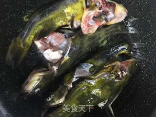 昂刺鱼蚕豆瓣烧豆腐的做法步骤：2