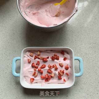 草莓酸奶冰激凌的做法步骤:7