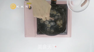 青瓜拌虾仁,简单做热量低的做法步骤:5
