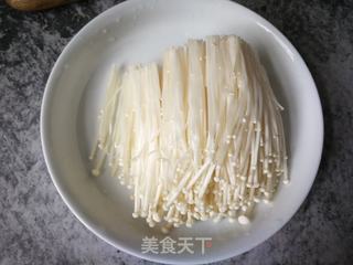 金针菇豆芽炖粉条的做法步骤：2