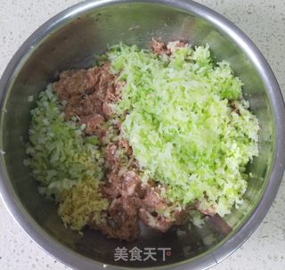 水饺的做法步骤:5