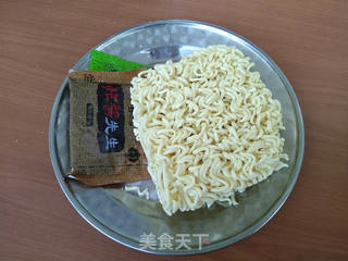 双花炸酱面的做法步骤:2