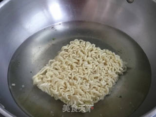 双花炸酱面的做法步骤:4