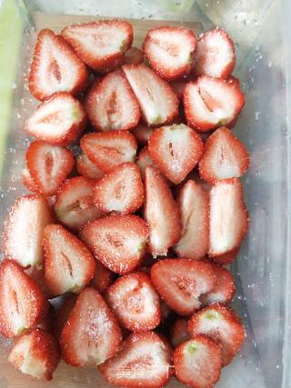 木糖醇颗粒草莓的做法步骤:3