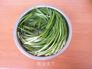 韭菜木耳鸡蛋馅煎饺的做法步骤:3