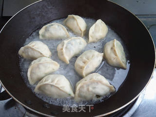 韭菜木耳鸡蛋馅煎饺的做法步骤:13